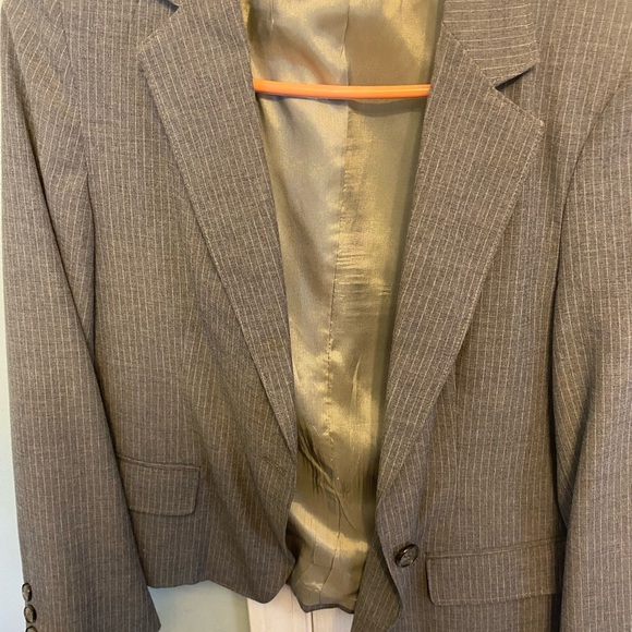 Women’s pen stripe suit - Picture 4 of 4